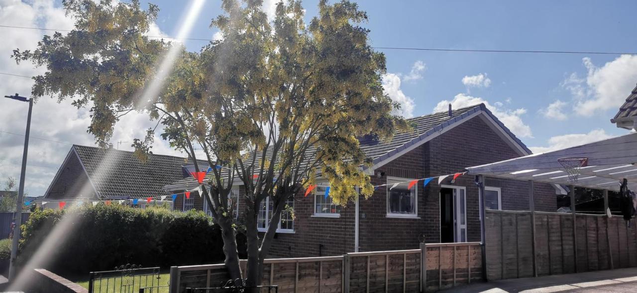 Spring Gardens Holiday Bungalow 凯顿 外观 照片